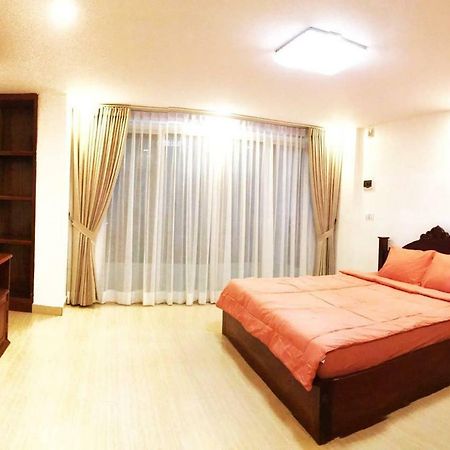 Ny Ka Smy Hotel Phnom-Penh Buitenkant foto