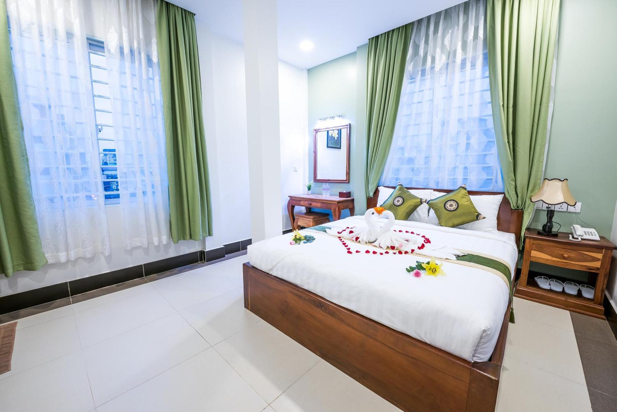 Ny Ka Smy Hotel Phnom-Penh Buitenkant foto