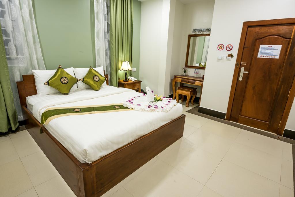 Ny Ka Smy Hotel Phnom-Penh Buitenkant foto