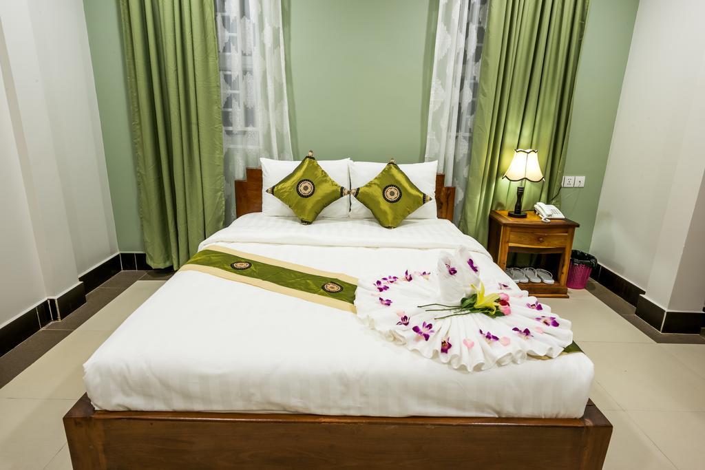 Ny Ka Smy Hotel Phnom-Penh Buitenkant foto