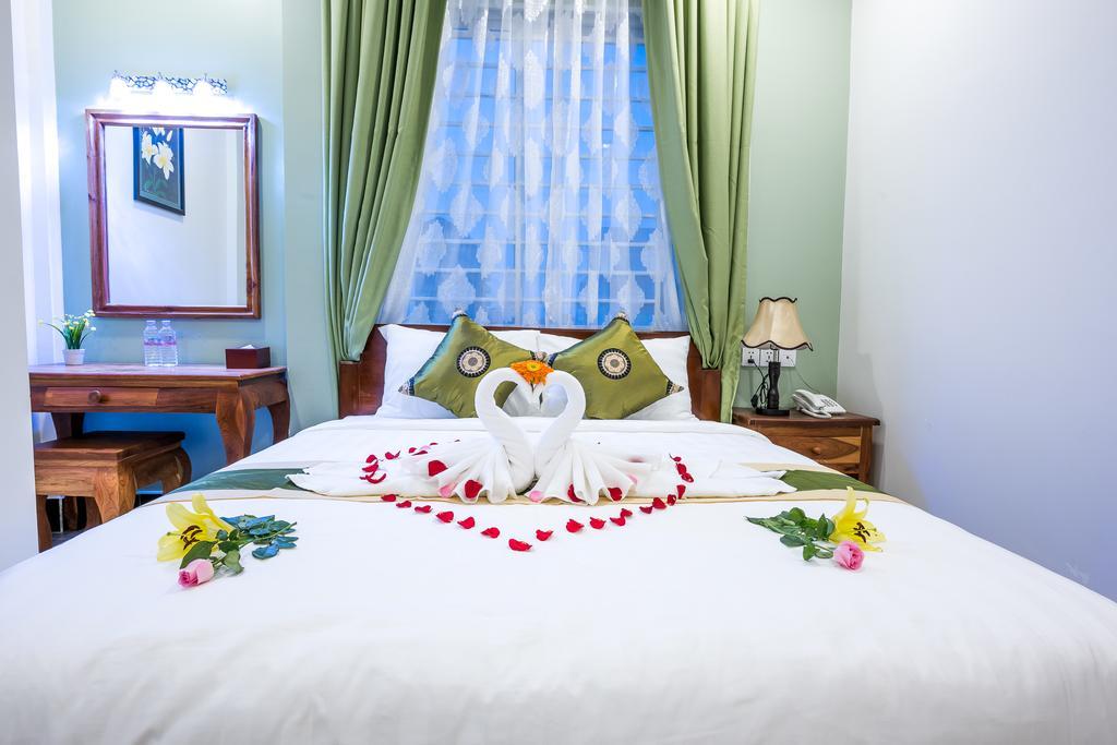 Ny Ka Smy Hotel Phnom-Penh Buitenkant foto