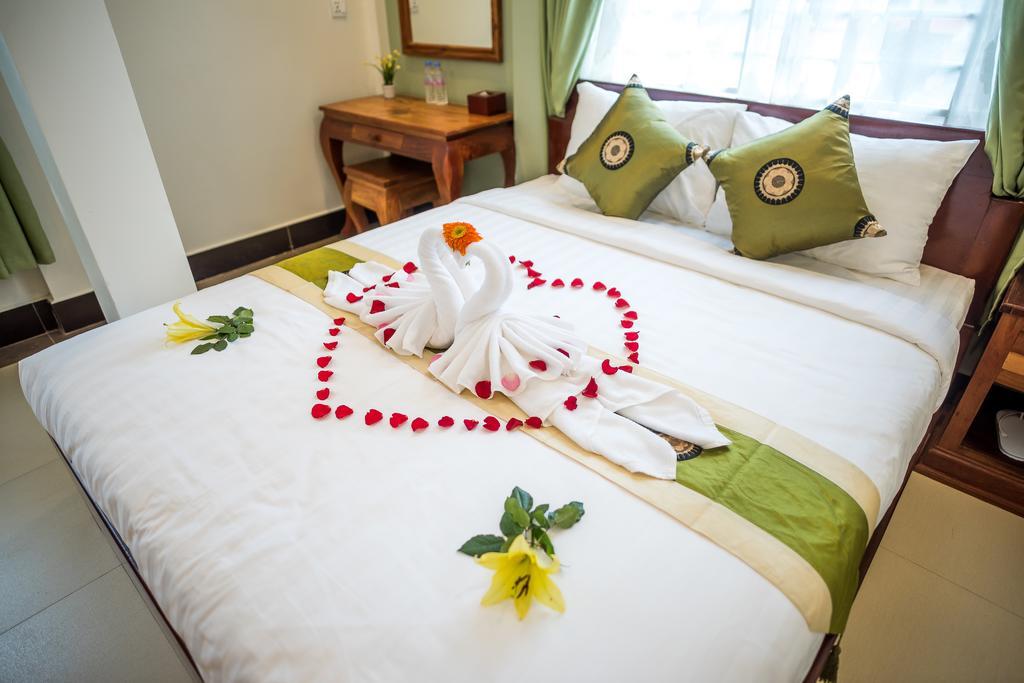 Ny Ka Smy Hotel Phnom-Penh Buitenkant foto
