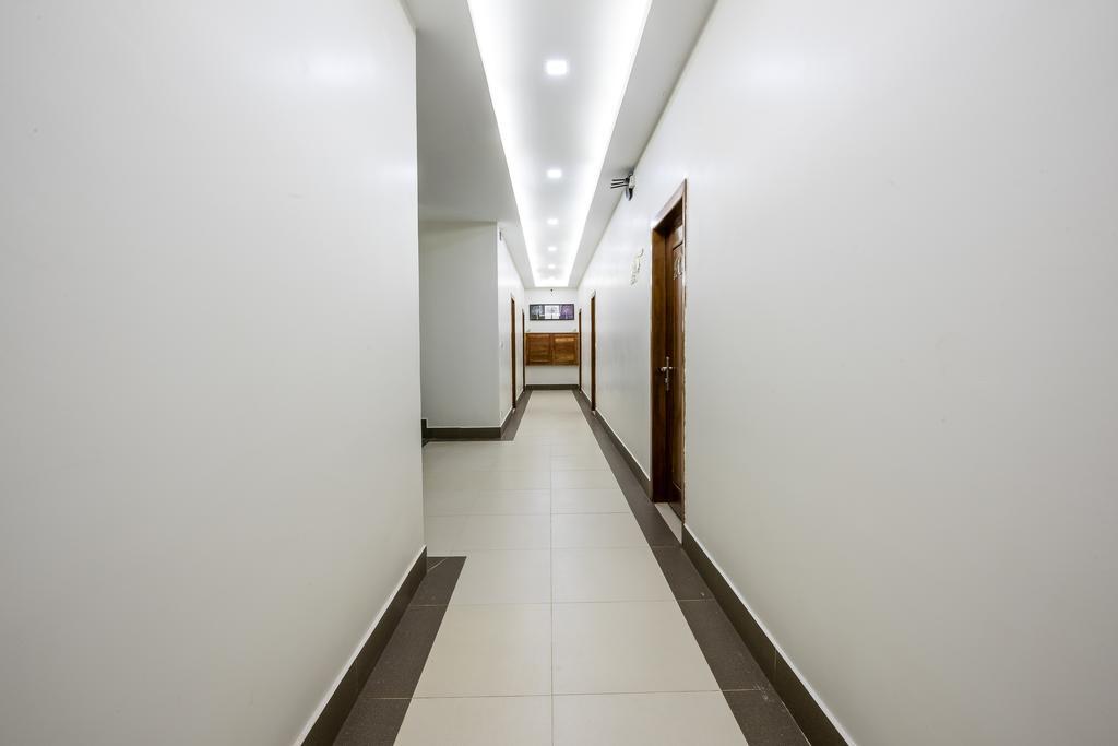 Ny Ka Smy Hotel Phnom-Penh Buitenkant foto