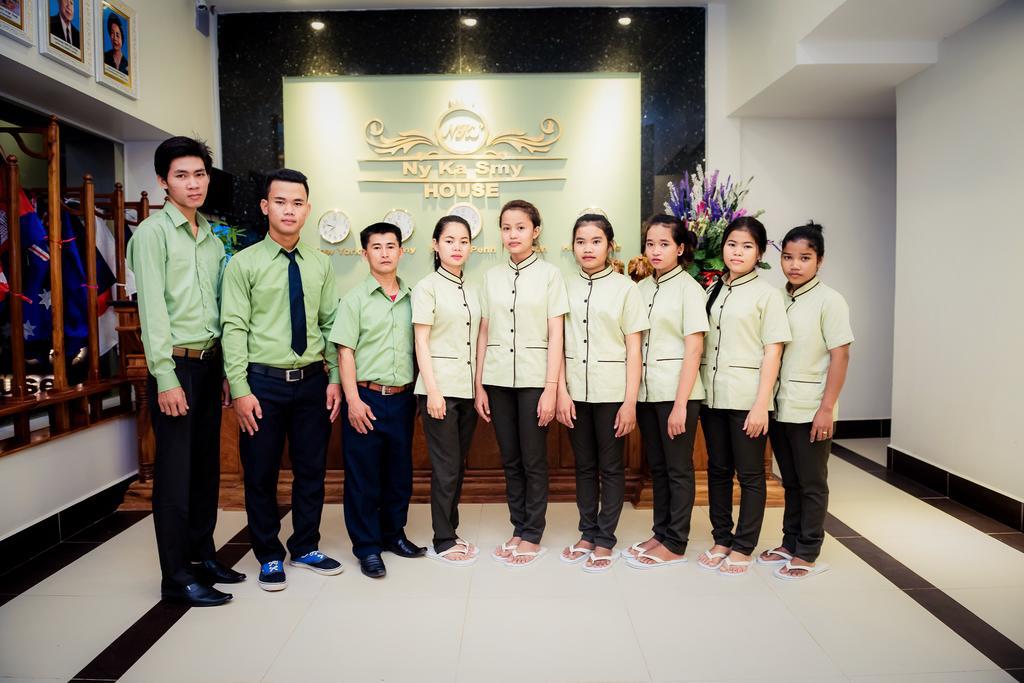 Ny Ka Smy Hotel Phnom-Penh Buitenkant foto