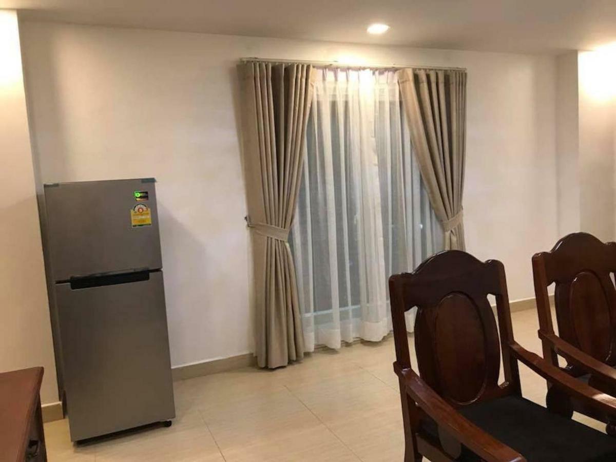 Ny Ka Smy Hotel Phnom-Penh Buitenkant foto