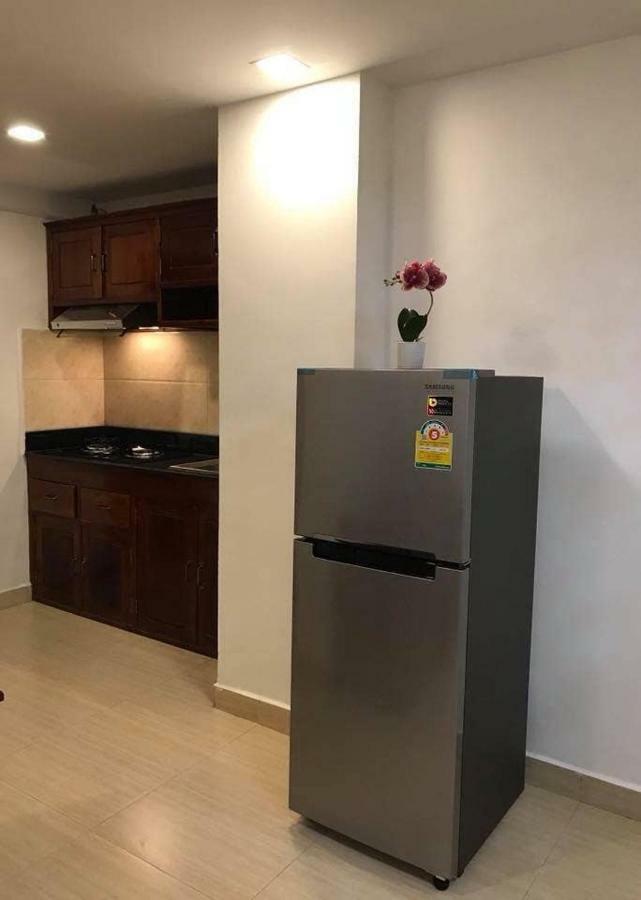 Ny Ka Smy Hotel Phnom-Penh Buitenkant foto